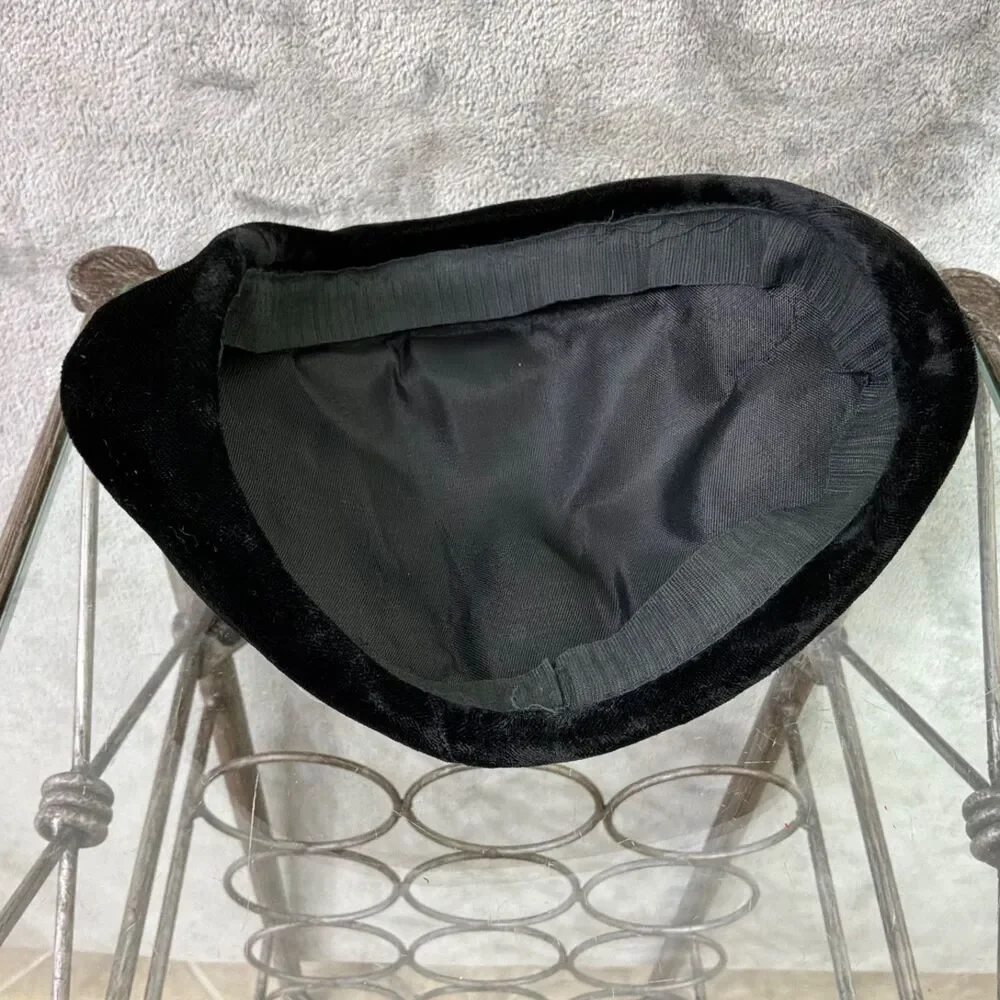 VINTAGE WOMEN'S OS VELOUR FASCINATOR HAT BLACK wired edges to mold to fit .